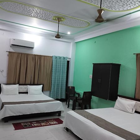 Hotel Chandrasha Villa Ayodhya Dham Ram Mandir 600 Meter Luaran gambar